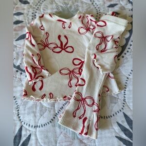 Red and White Bow Patterned Ribbed Set. Size 6-9 months